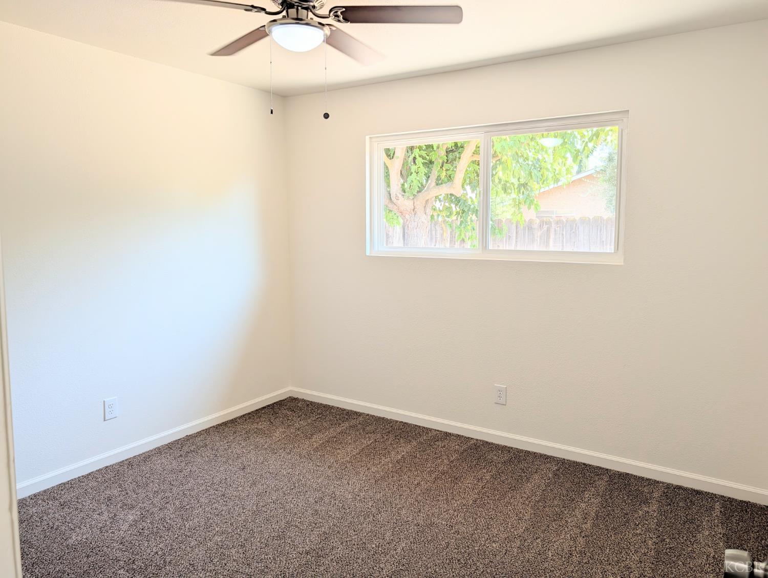 920 Avocado Dr, Lemoore, CA 93245