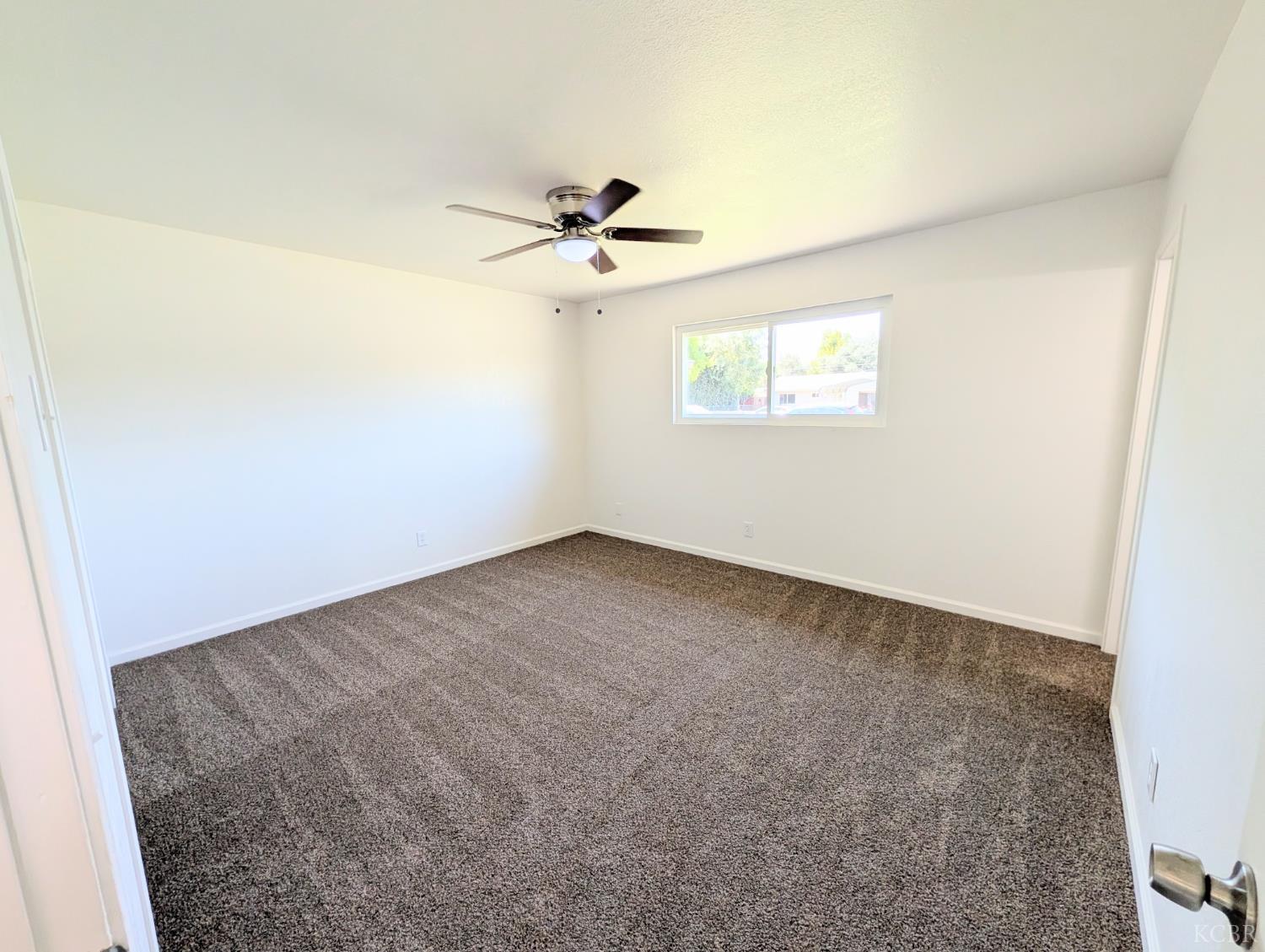 920 Avocado Dr, Lemoore, CA 93245