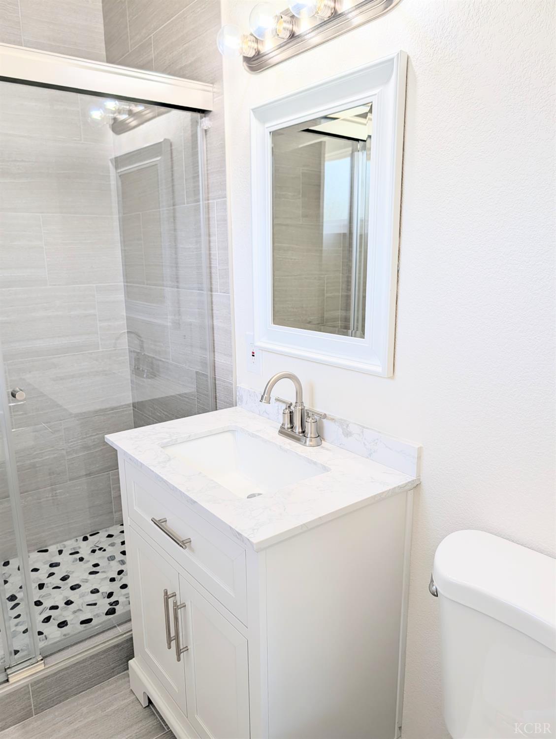 920 Avocado Dr, Lemoore, CA 93245