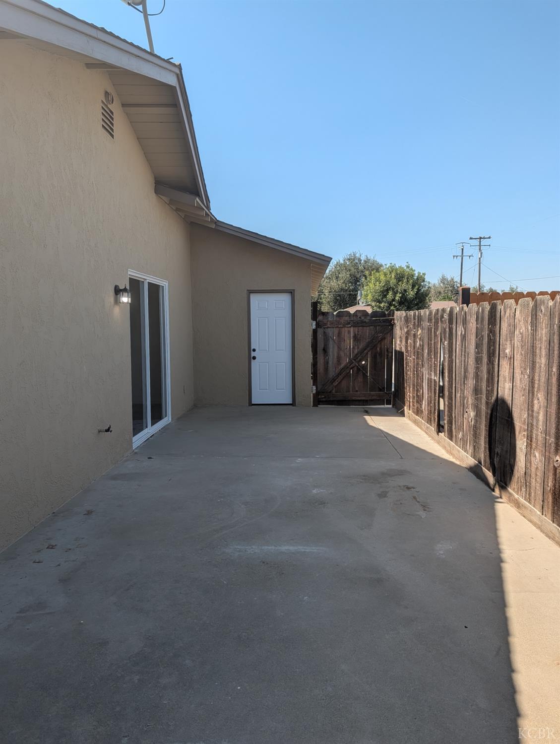 920 Avocado Dr, Lemoore, CA 93245