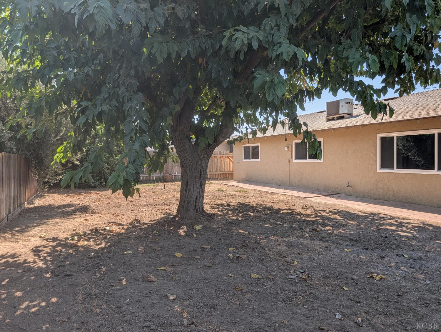 920 Avocado Dr, Lemoore, CA 93245