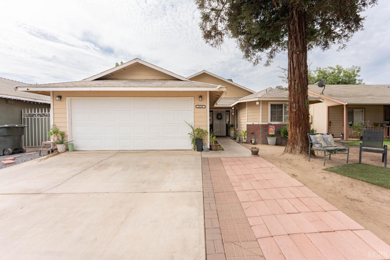 1131 W Madalyn Ave, Tulare, CA 93274
