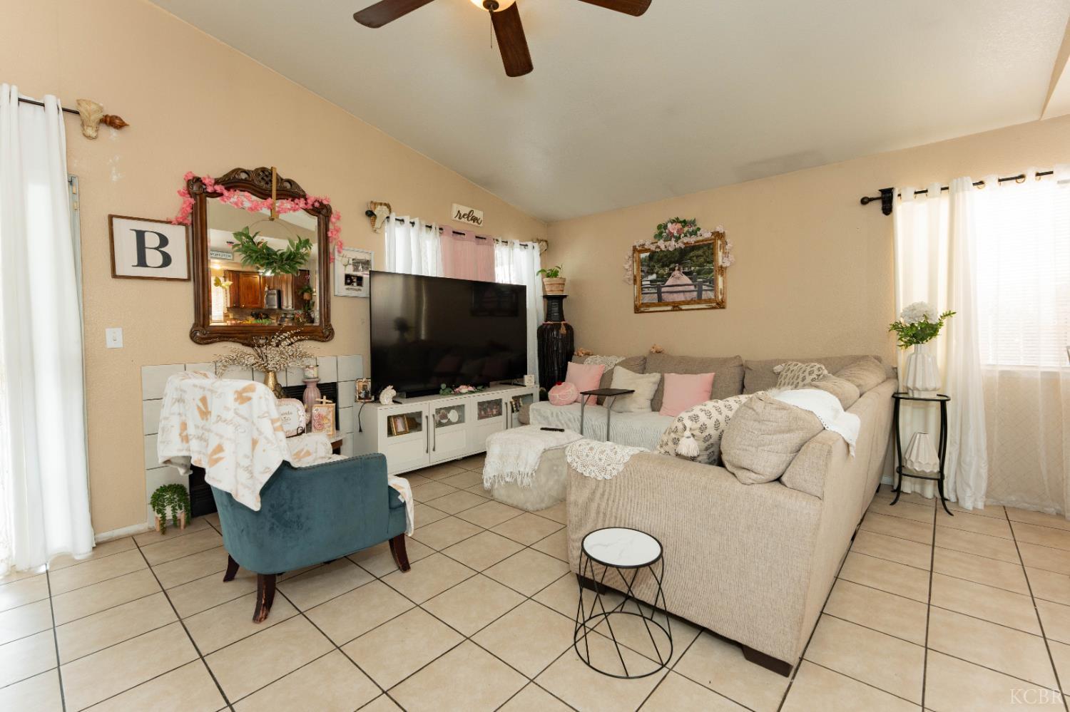 1131 W Madalyn Ave, Tulare, CA 93274