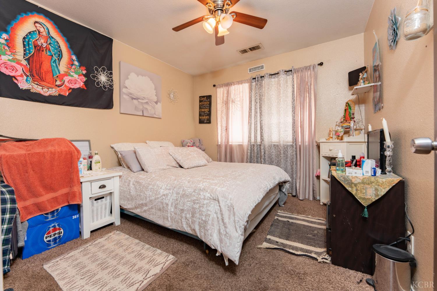 1131 W Madalyn Ave, Tulare, CA 93274