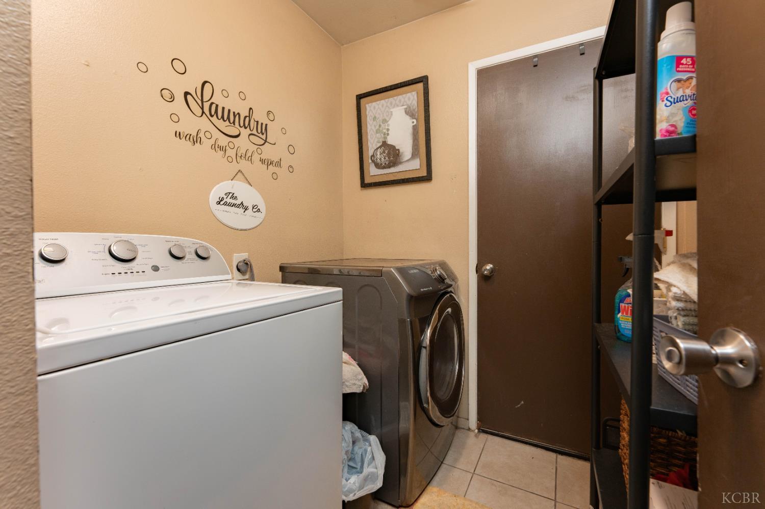 1131 W Madalyn Ave, Tulare, CA 93274