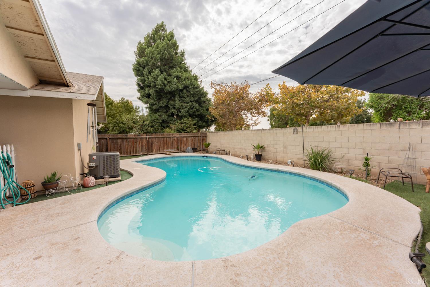 1131 W Madalyn Ave, Tulare, CA 93274