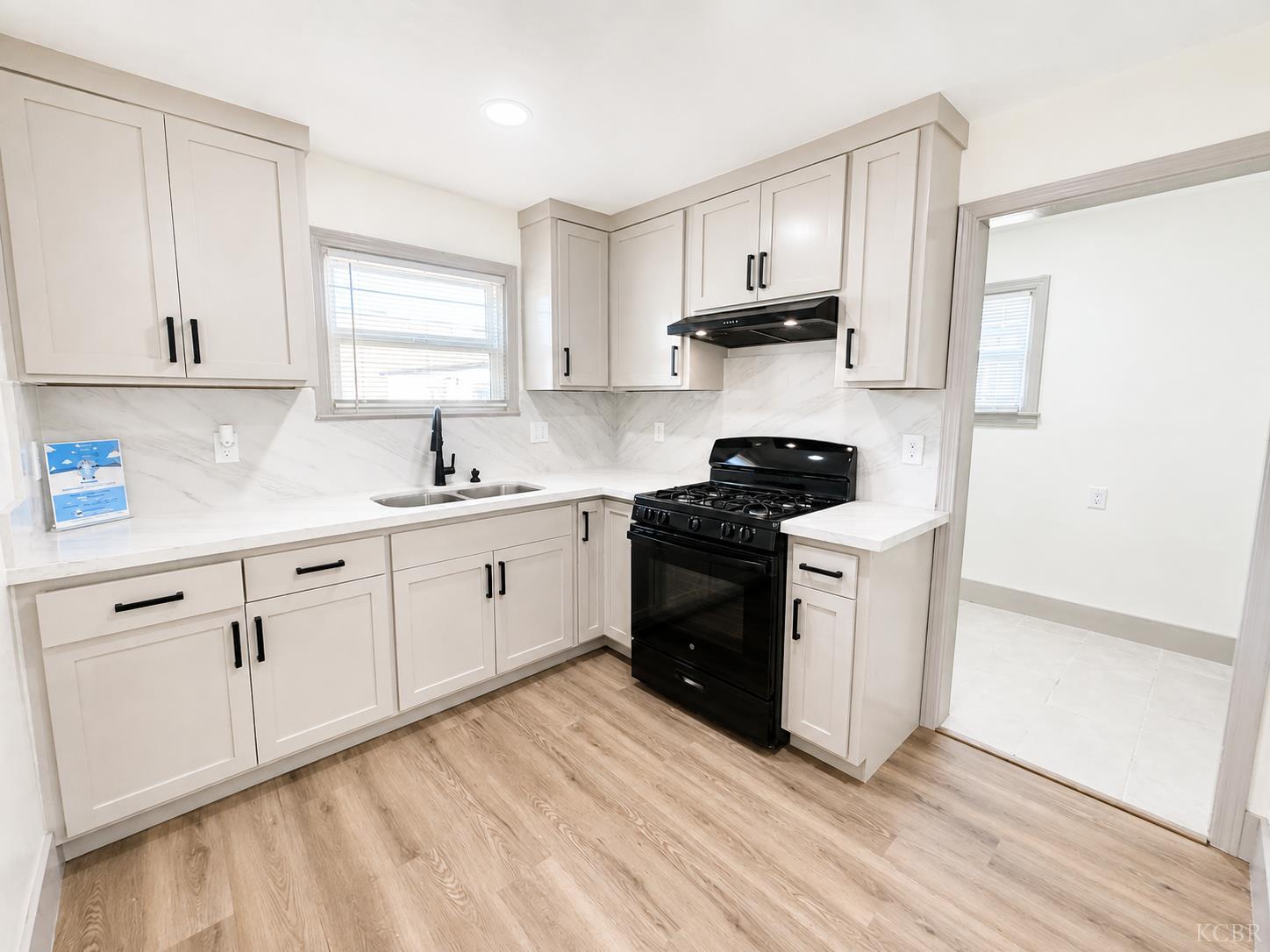 3243 E Platt Ave, Fresno, CA 93702