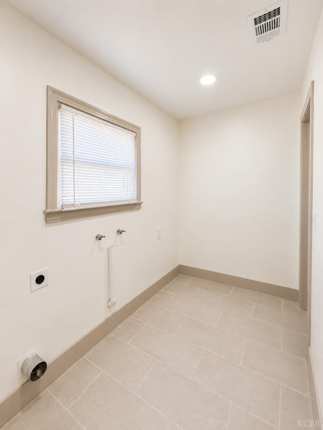 3243 E Platt Ave, Fresno, CA 93702