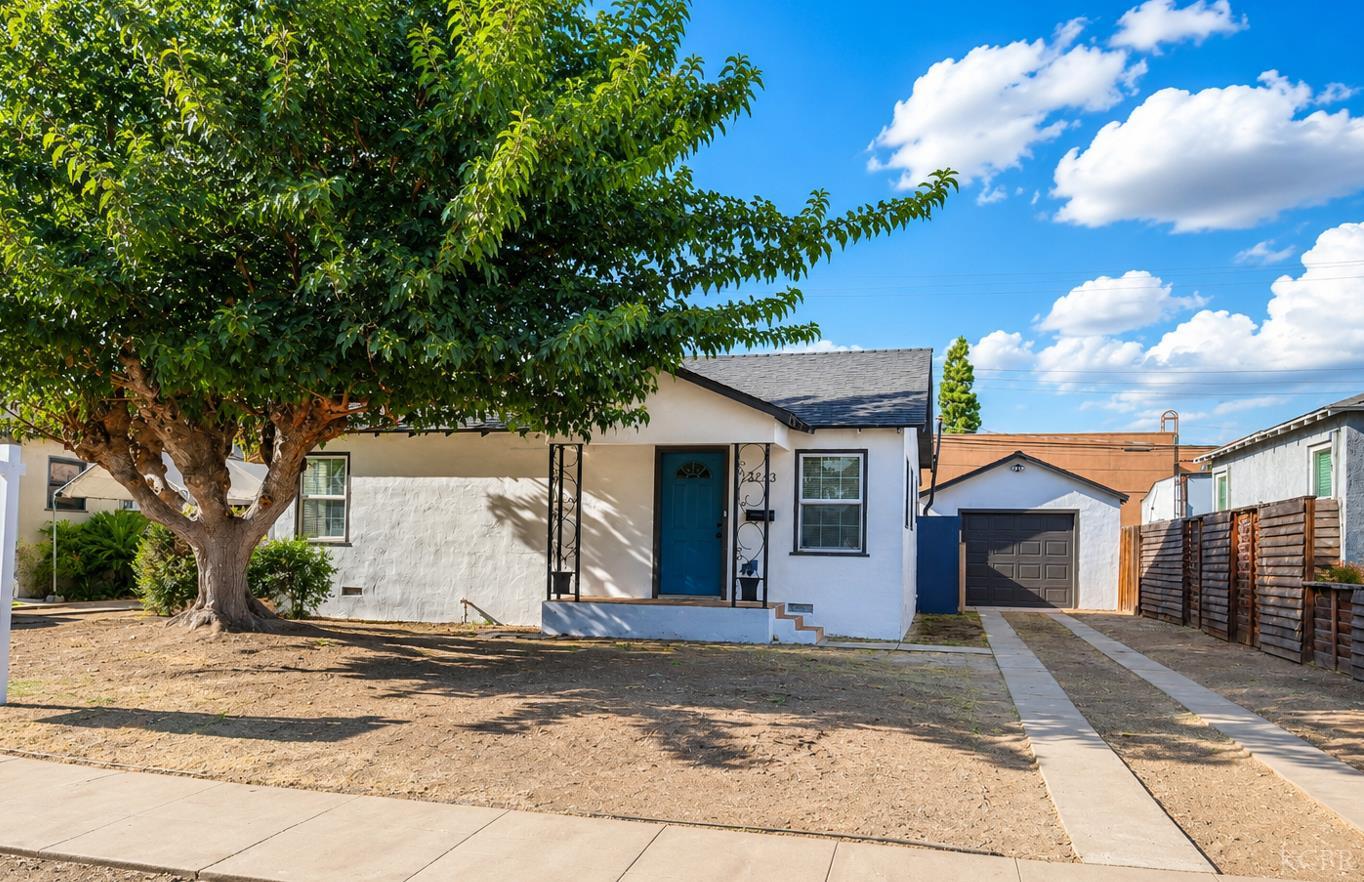 3243 E Platt Ave, Fresno, CA 93702