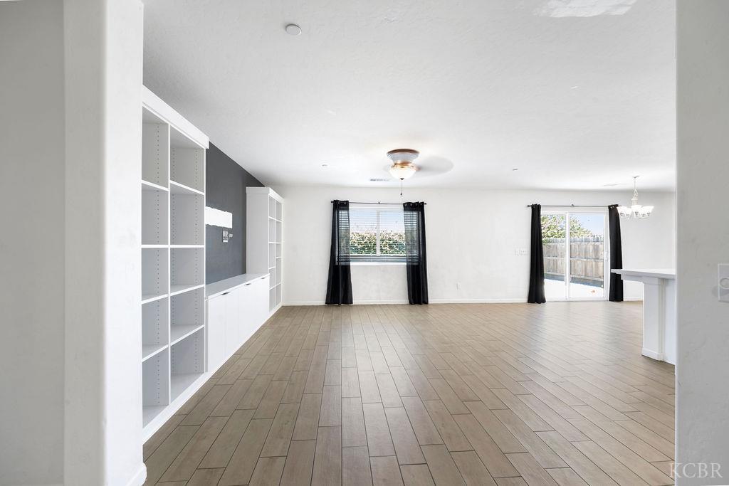 2439 Madeline Dr, Hanford, CA 93230