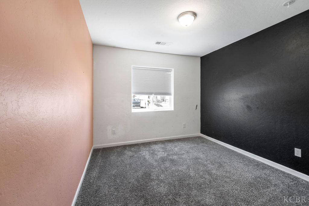 2439 Madeline Dr, Hanford, CA 93230