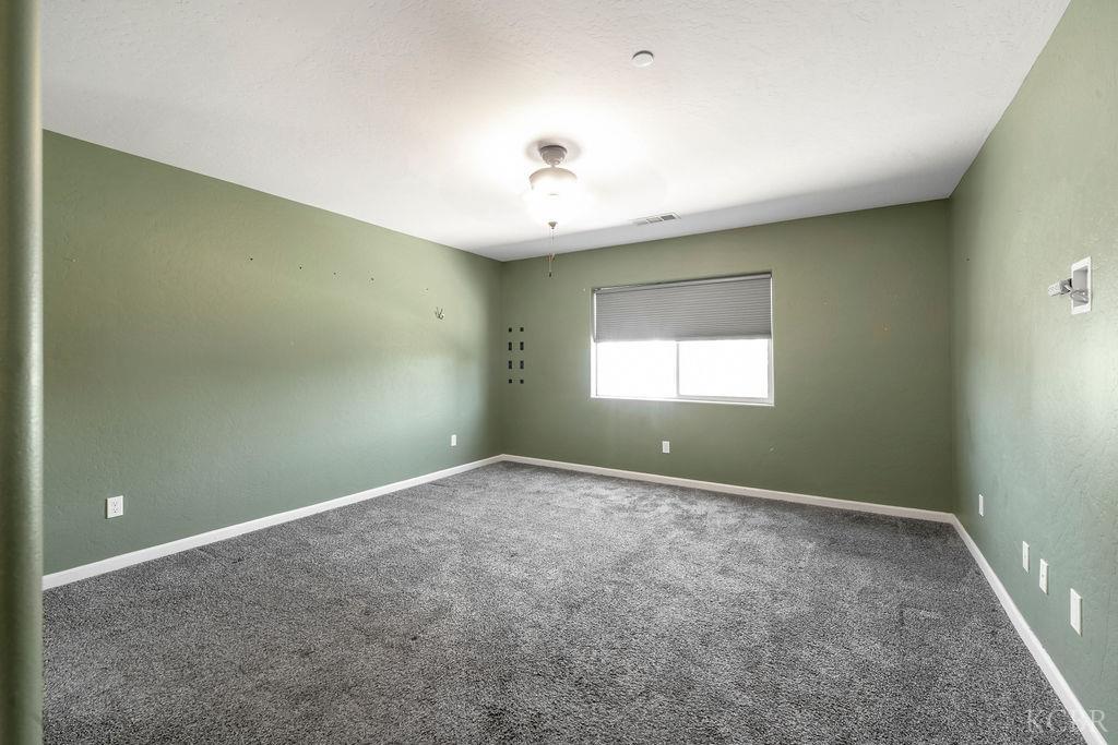 2439 Madeline Dr, Hanford, CA 93230