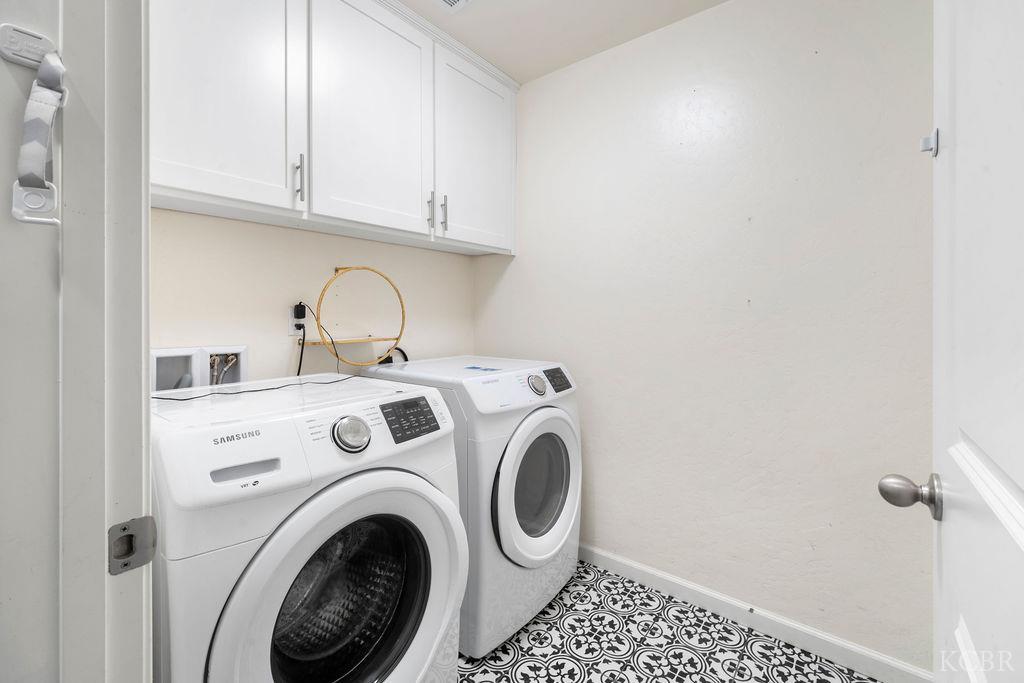 2439 Madeline Dr, Hanford, CA 93230