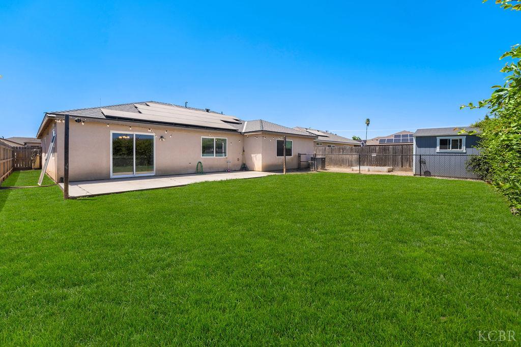 2439 Madeline Dr, Hanford, CA 93230