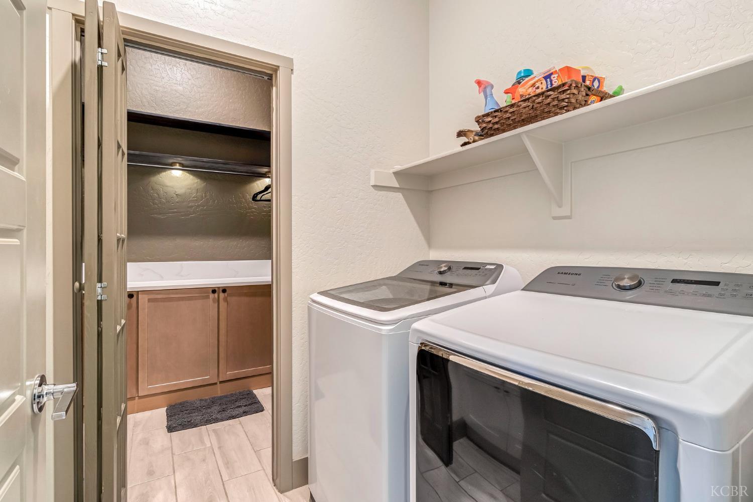 2428 W Bristol Ln, Hanford, CA 93230