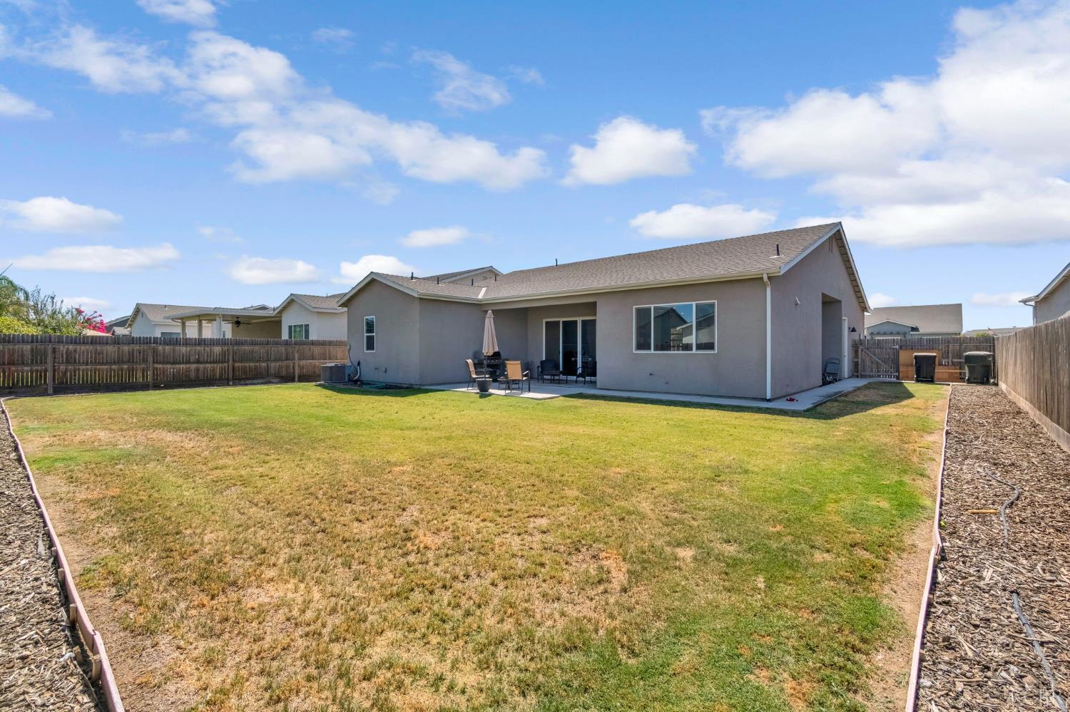 2428 W Bristol Ln, Hanford, CA 93230