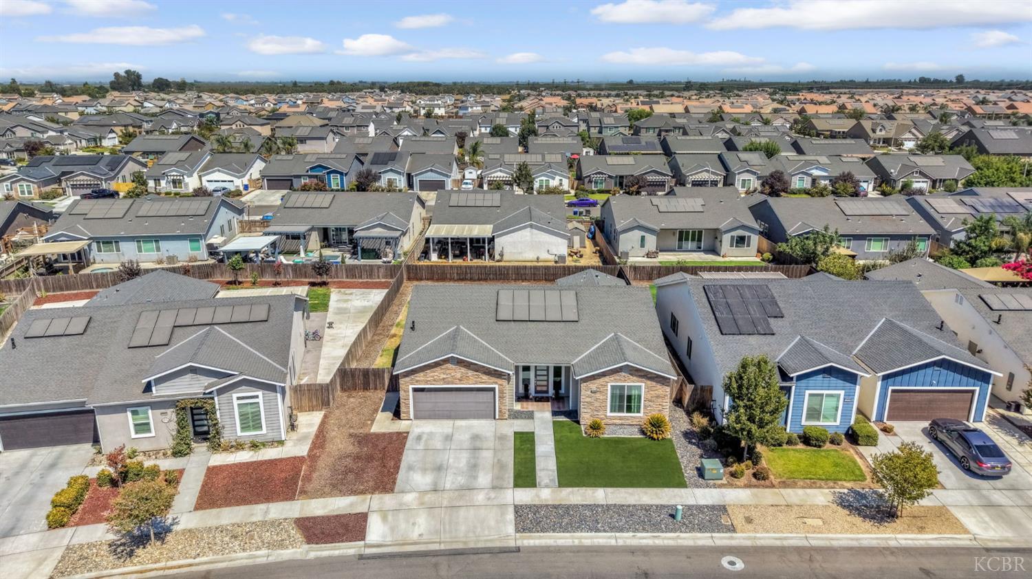 2428 W Bristol Ln, Hanford, CA 93230