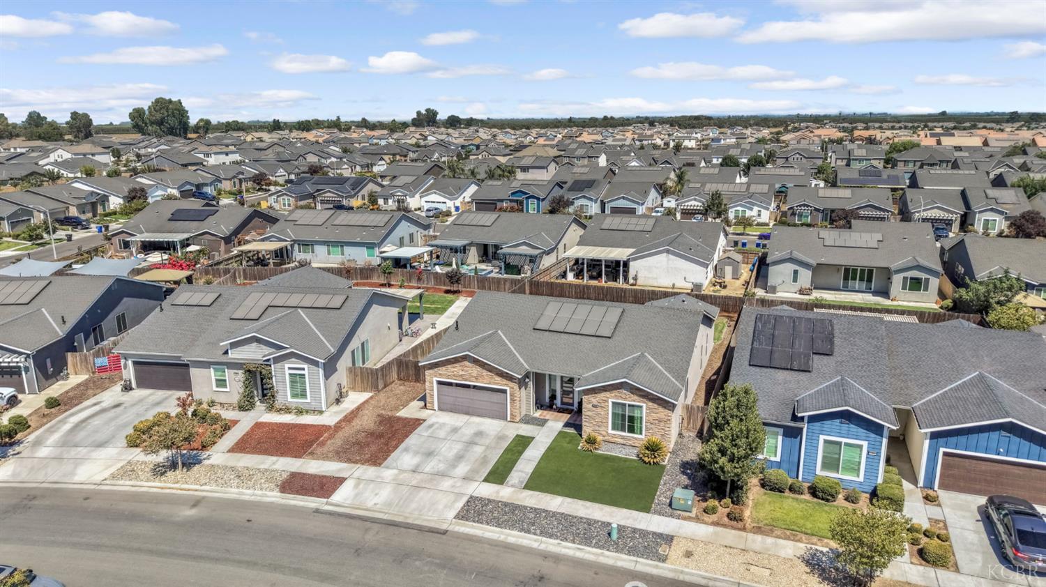 2428 W Bristol Ln, Hanford, CA 93230