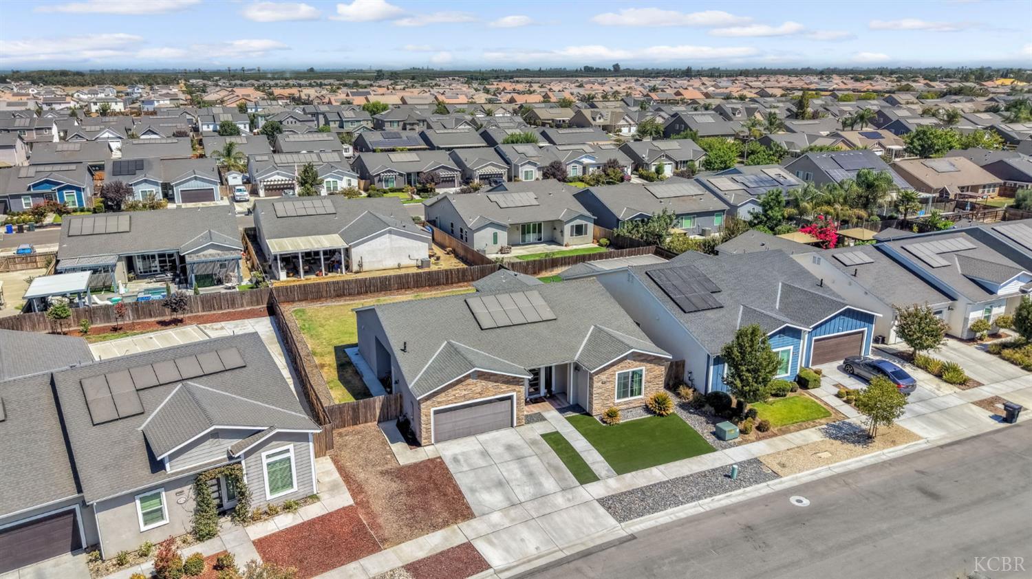 2428 W Bristol Ln, Hanford, CA 93230