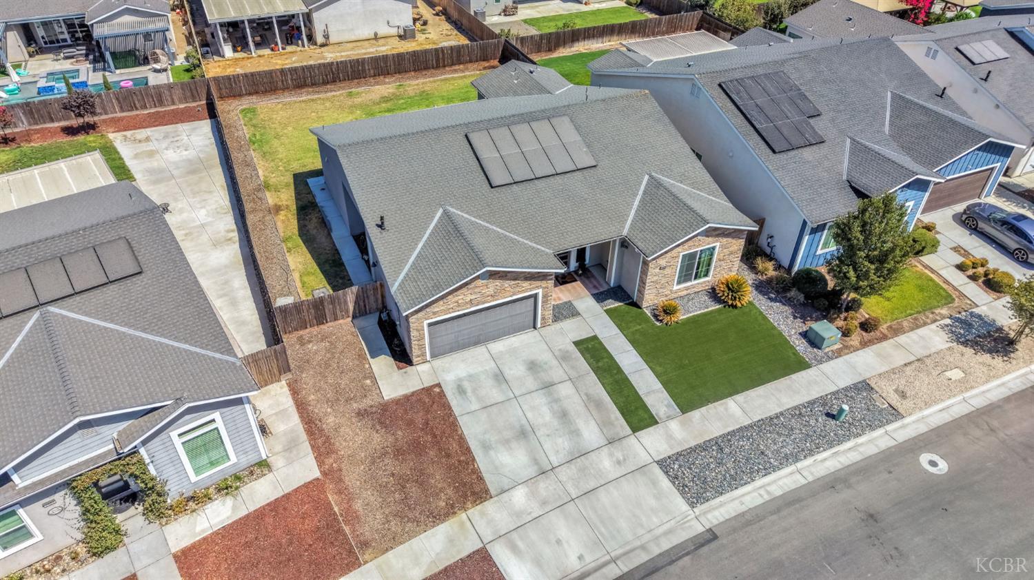 2428 W Bristol Ln, Hanford, CA 93230