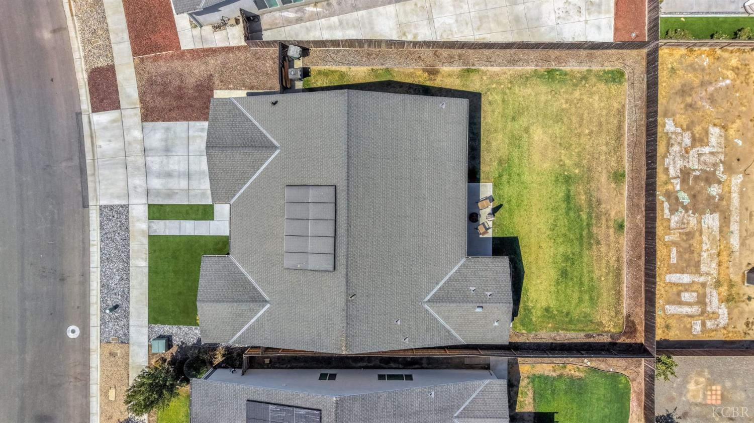 2428 W Bristol Ln, Hanford, CA 93230