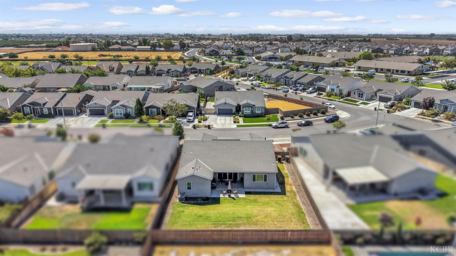 2428 W Bristol Ln, Hanford, CA 93230