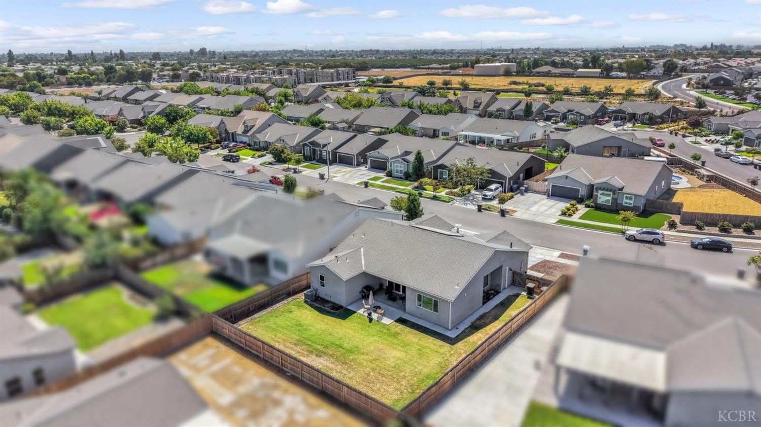 2428 W Bristol Ln, Hanford, CA 93230