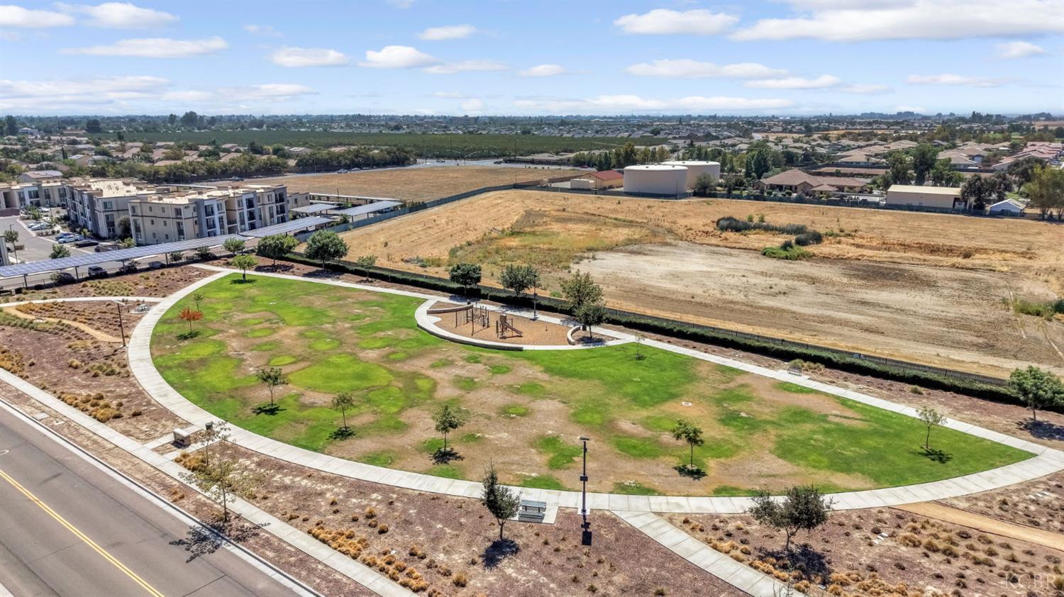 2428 W Bristol Ln, Hanford, CA 93230