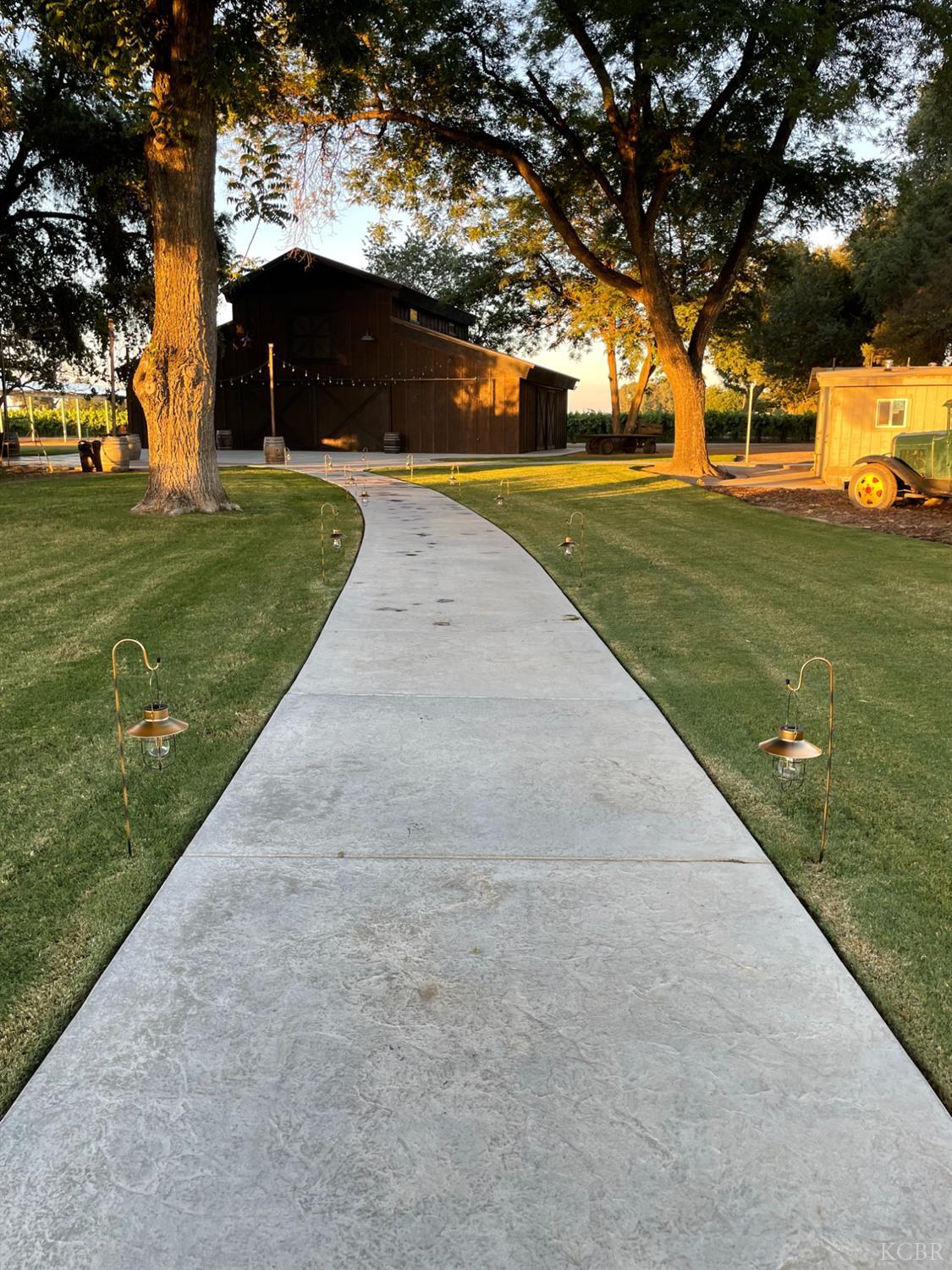 18896 Grangeville Blvd, Lemoore, CA 93245