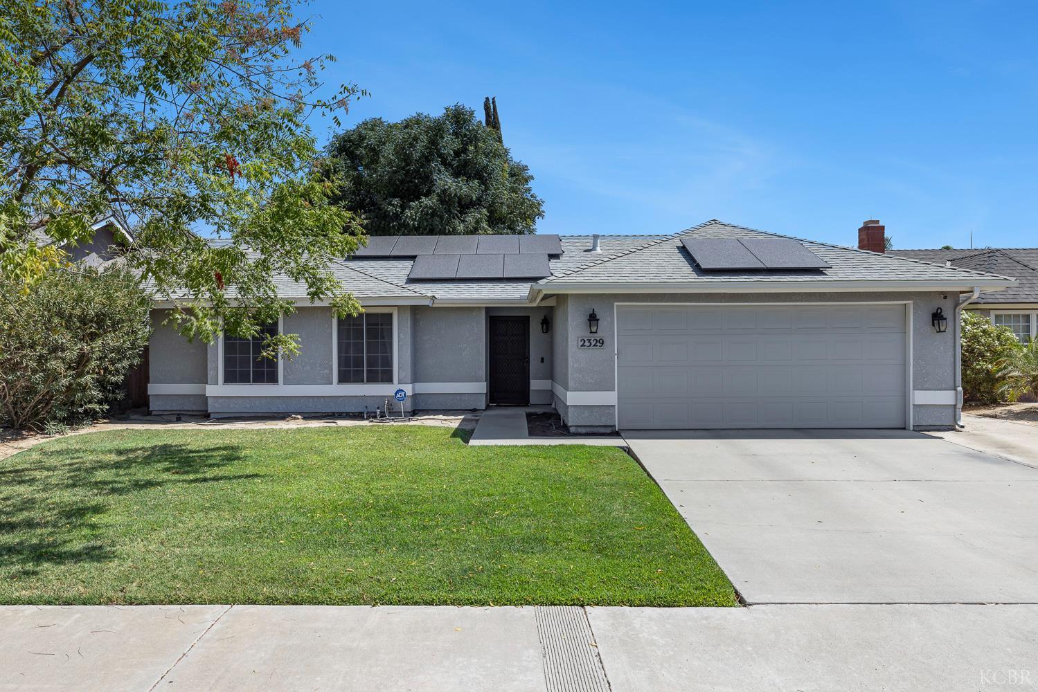 2329 Cottonwood Dr, Hanford, CA 93230