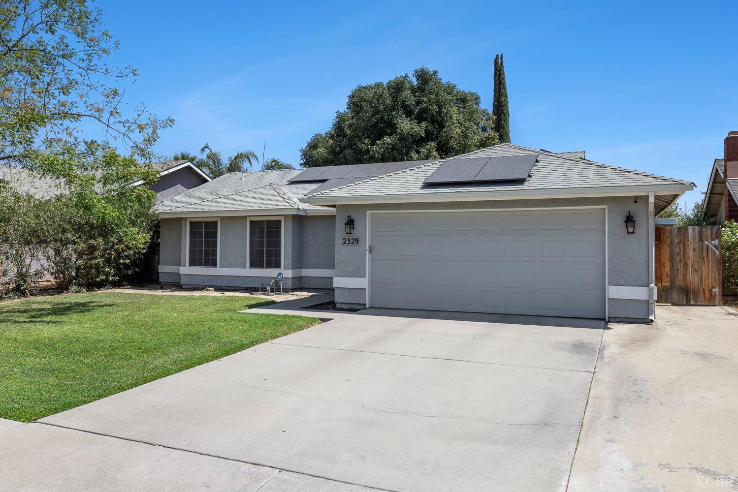 2329 Cottonwood Dr, Hanford, CA 93230