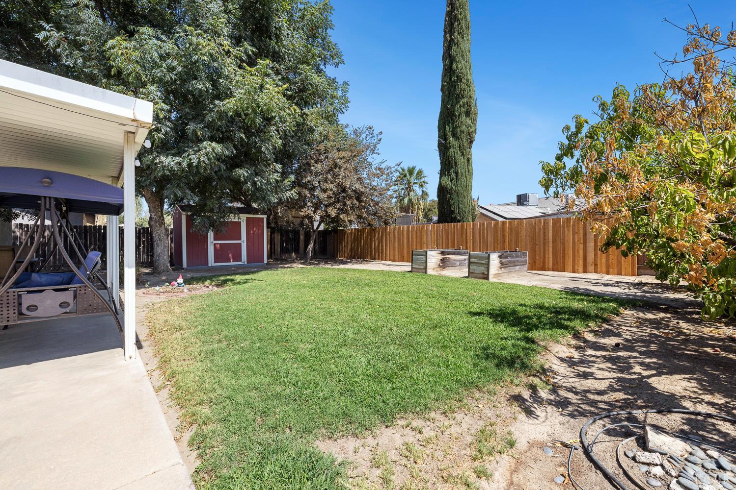 2329 Cottonwood Dr, Hanford, CA 93230