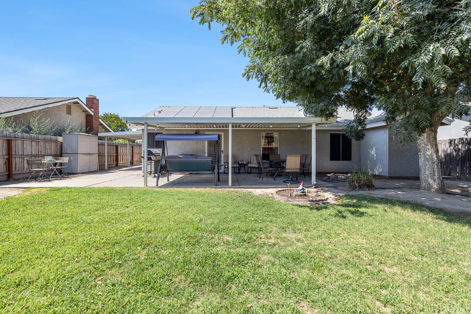 2329 Cottonwood Dr, Hanford, CA 93230