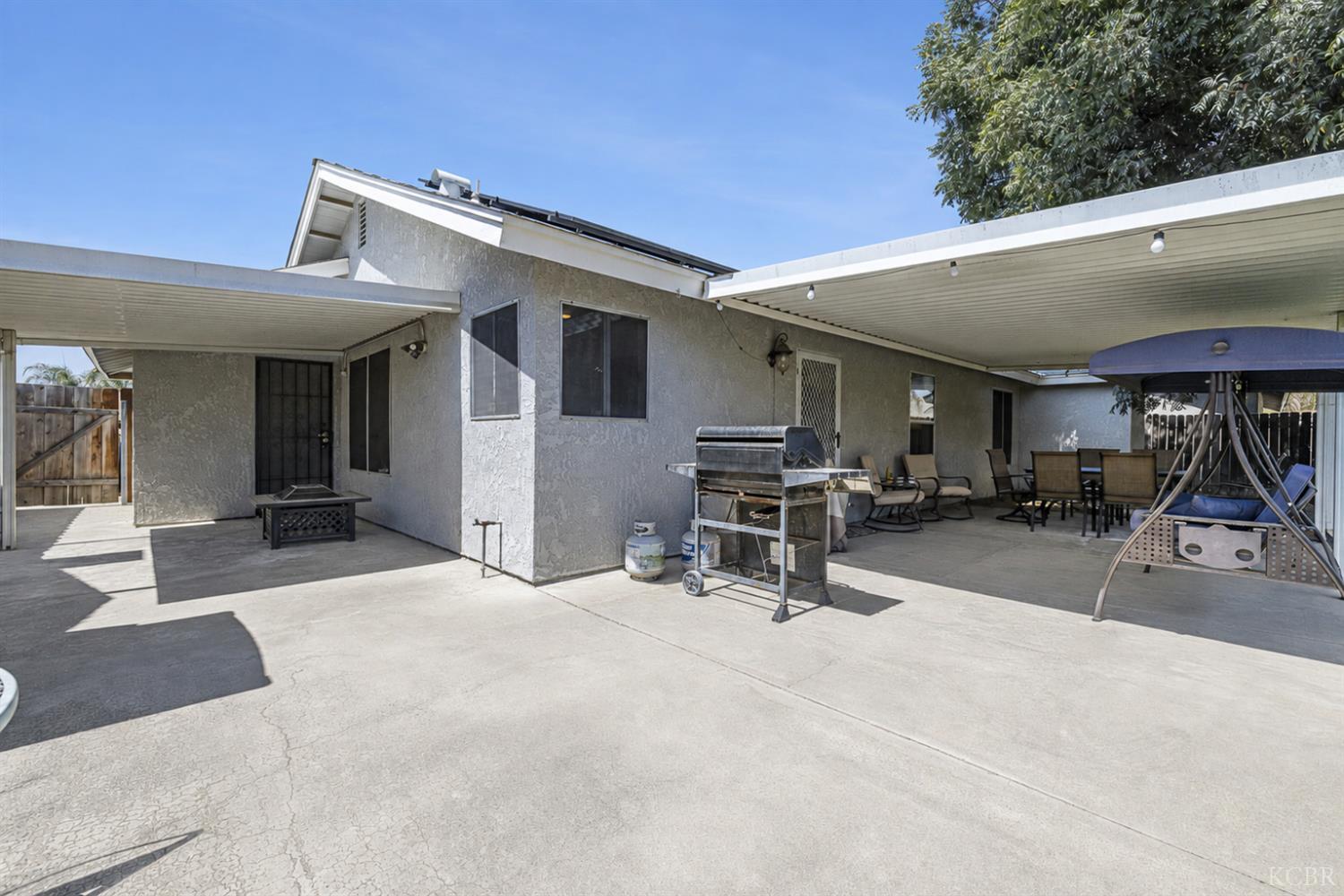 2329 Cottonwood Dr, Hanford, CA 93230