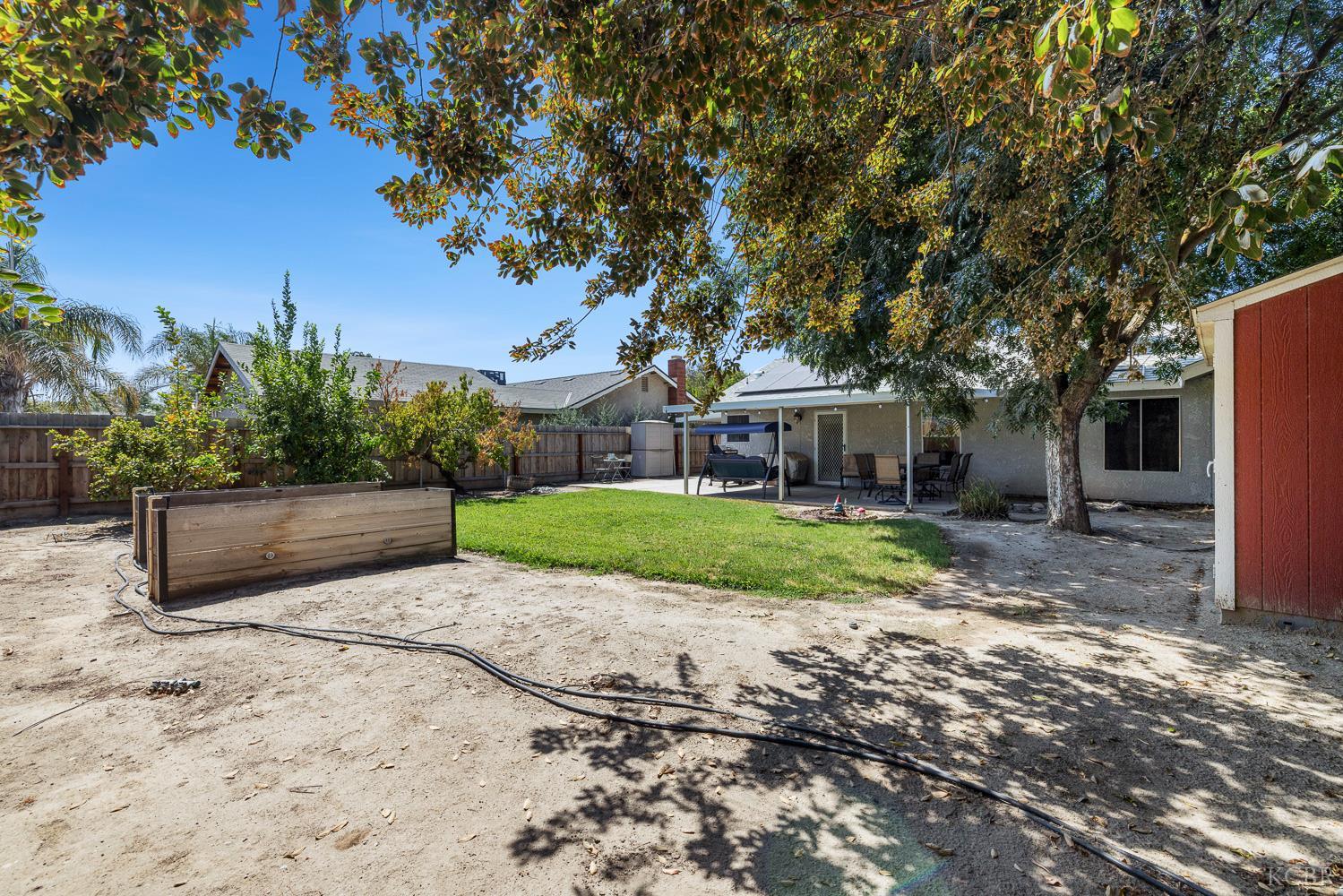 2329 Cottonwood Dr, Hanford, CA 93230