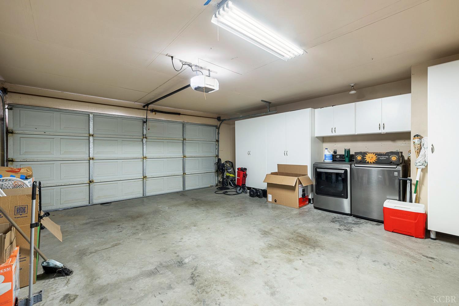 2329 Cottonwood Dr, Hanford, CA 93230