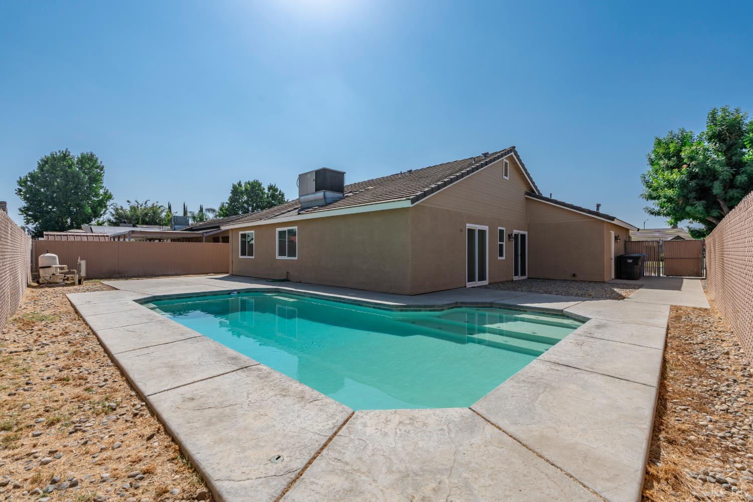 280 Greystone Ct, Lemoore, CA 93245