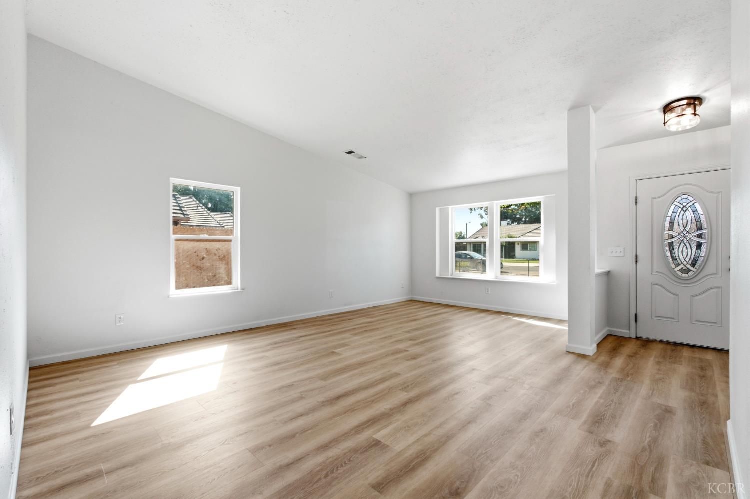 280 Greystone Ct, Lemoore, CA 93245