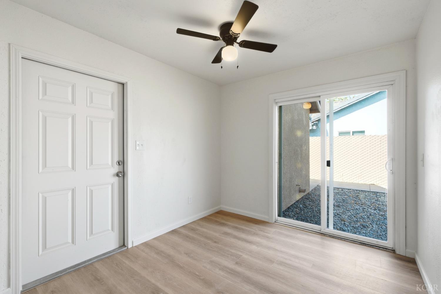 280 Greystone Ct, Lemoore, CA 93245