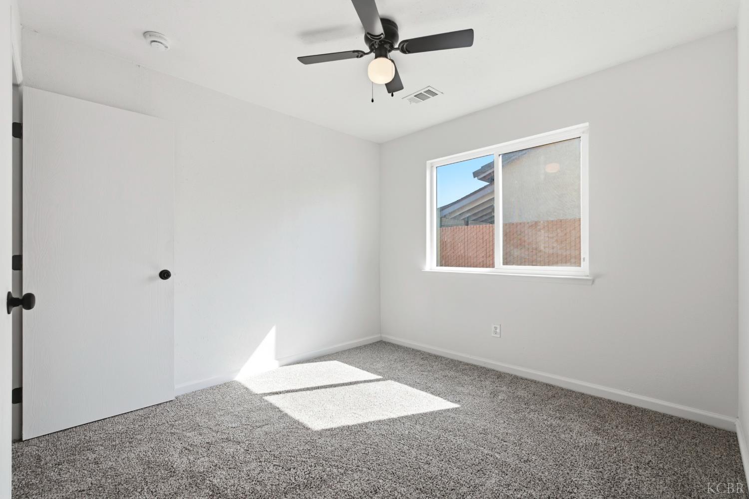 280 Greystone Ct, Lemoore, CA 93245
