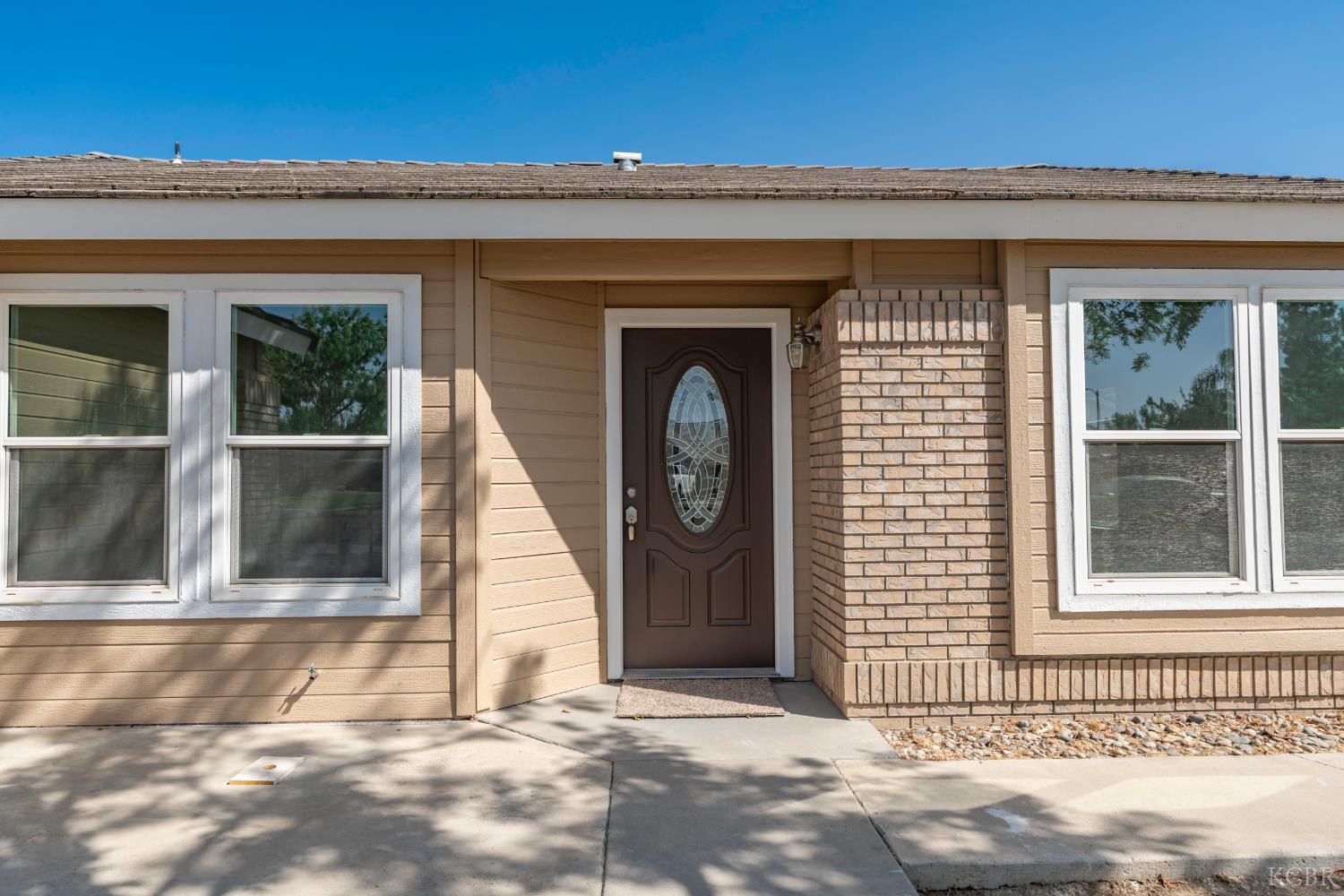 280 Greystone Ct, Lemoore, CA 93245