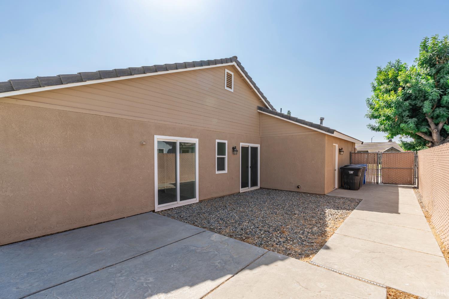 280 Greystone Ct, Lemoore, CA 93245