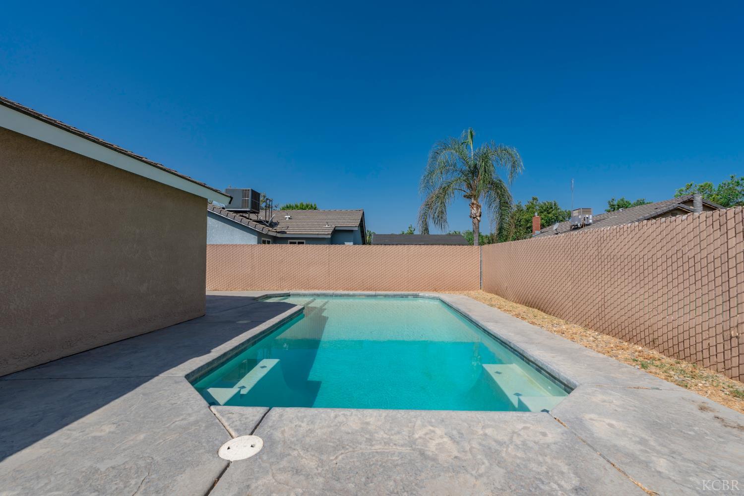 280 Greystone Ct, Lemoore, CA 93245