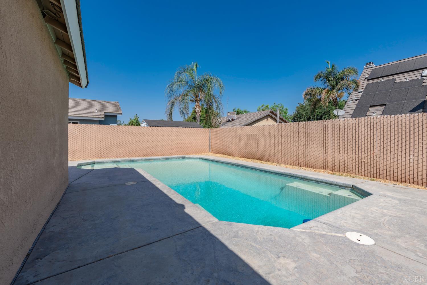 280 Greystone Ct, Lemoore, CA 93245