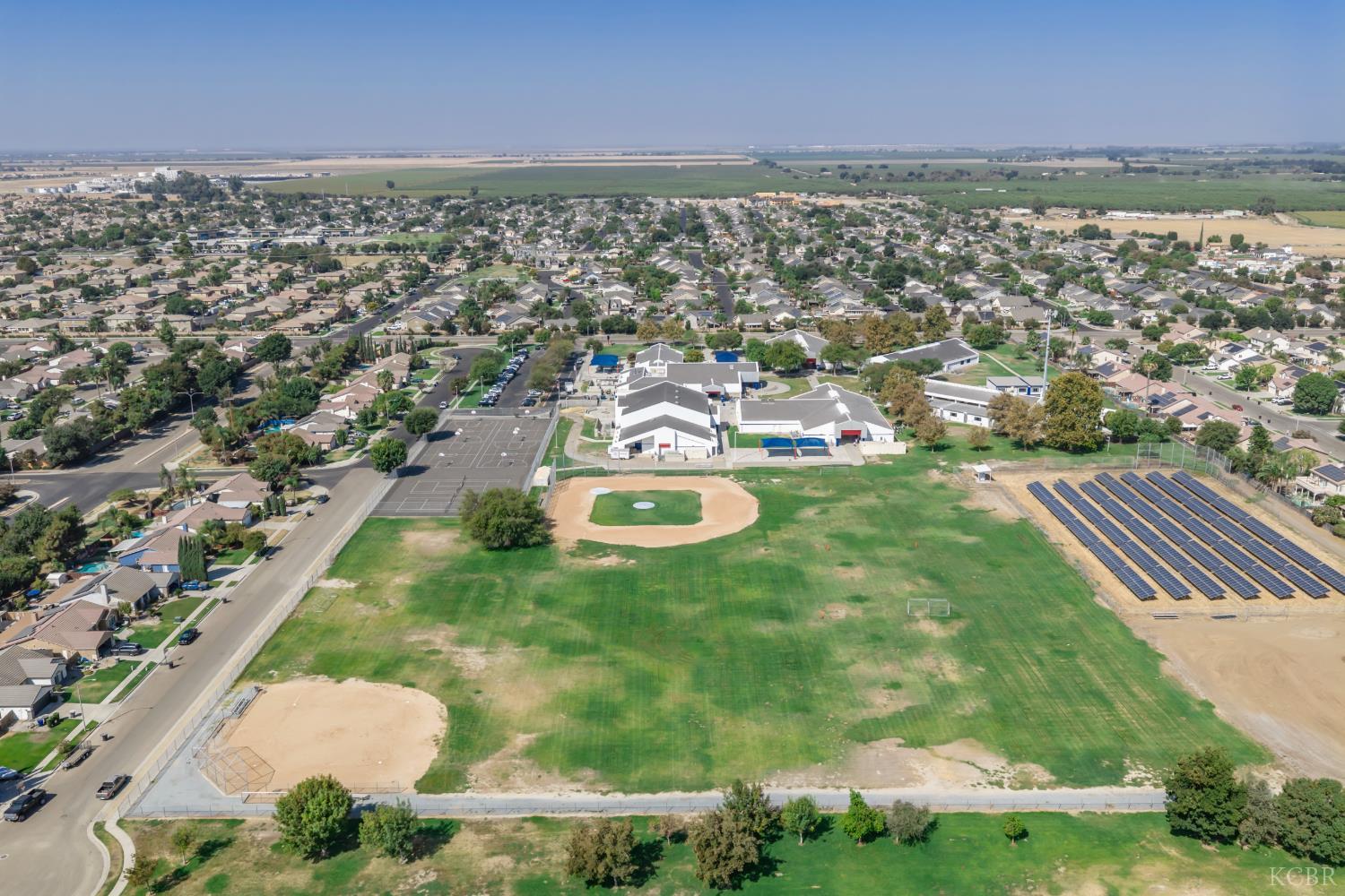 280 Greystone Ct, Lemoore, CA 93245