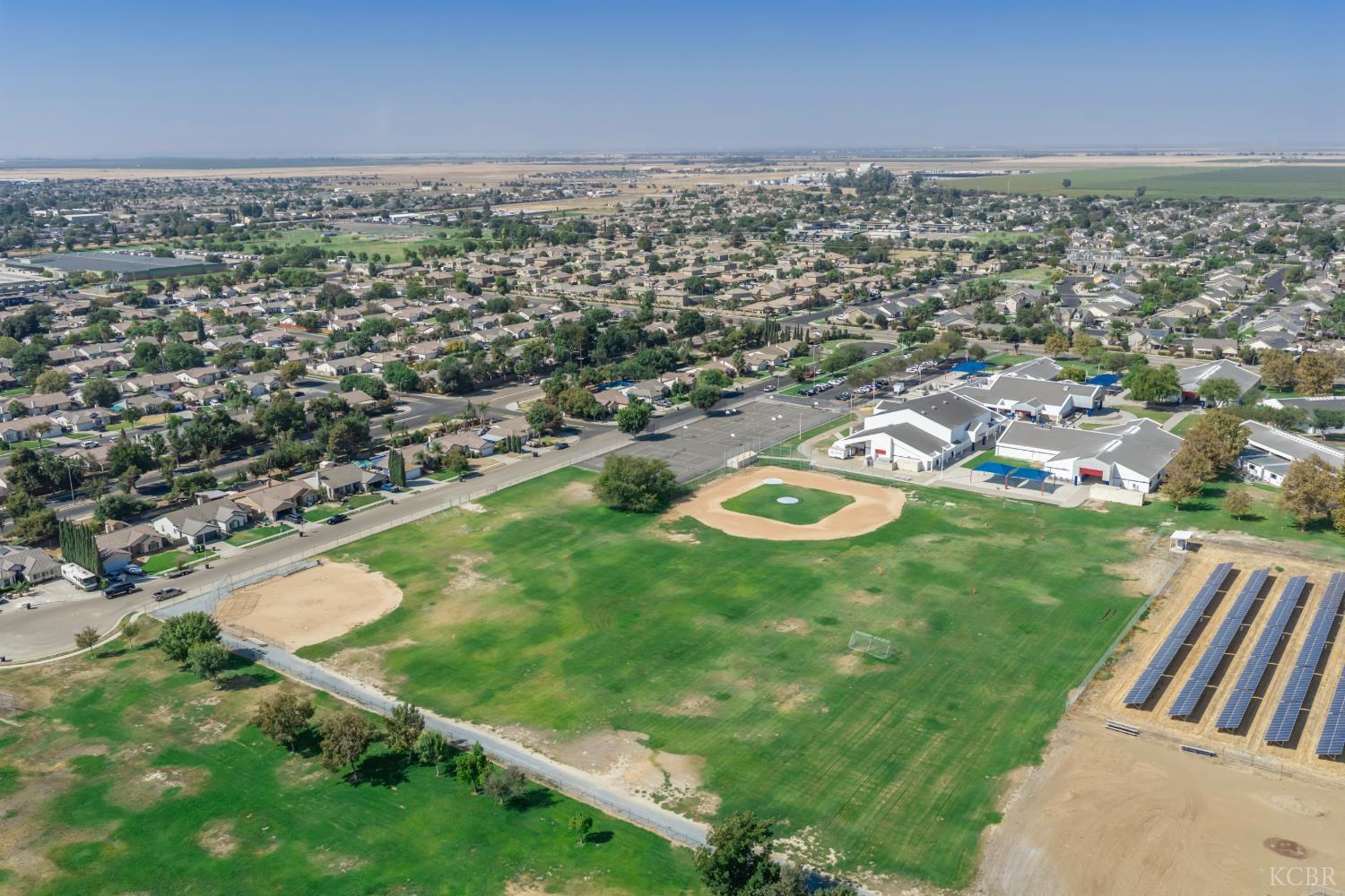 280 Greystone Ct, Lemoore, CA 93245