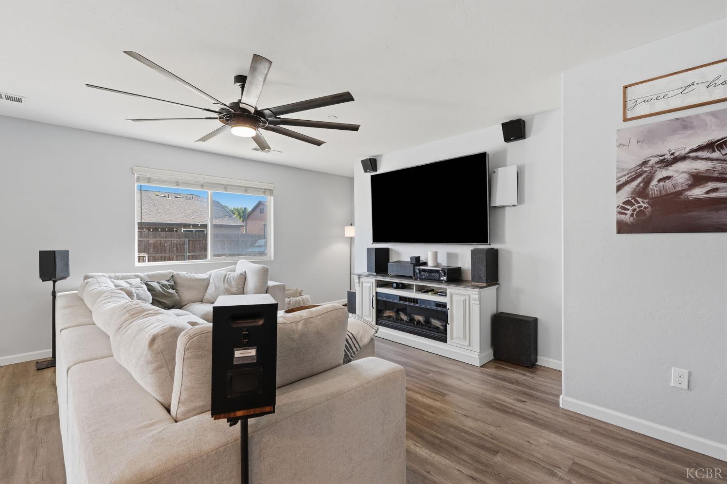 1835 Santa Cruz Dr, Tulare, CA 93274