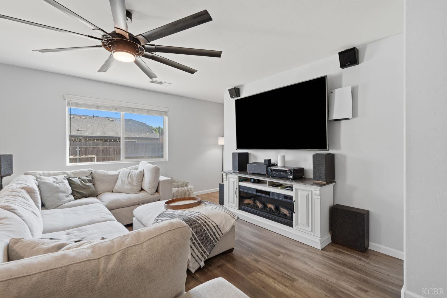 1835 Santa Cruz Dr, Tulare, CA 93274