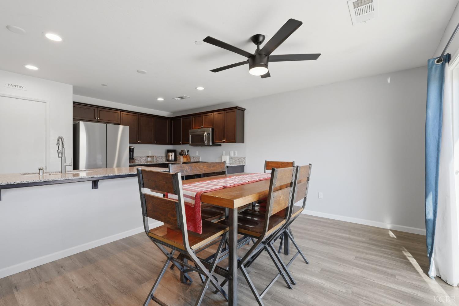 1835 Santa Cruz Dr, Tulare, CA 93274