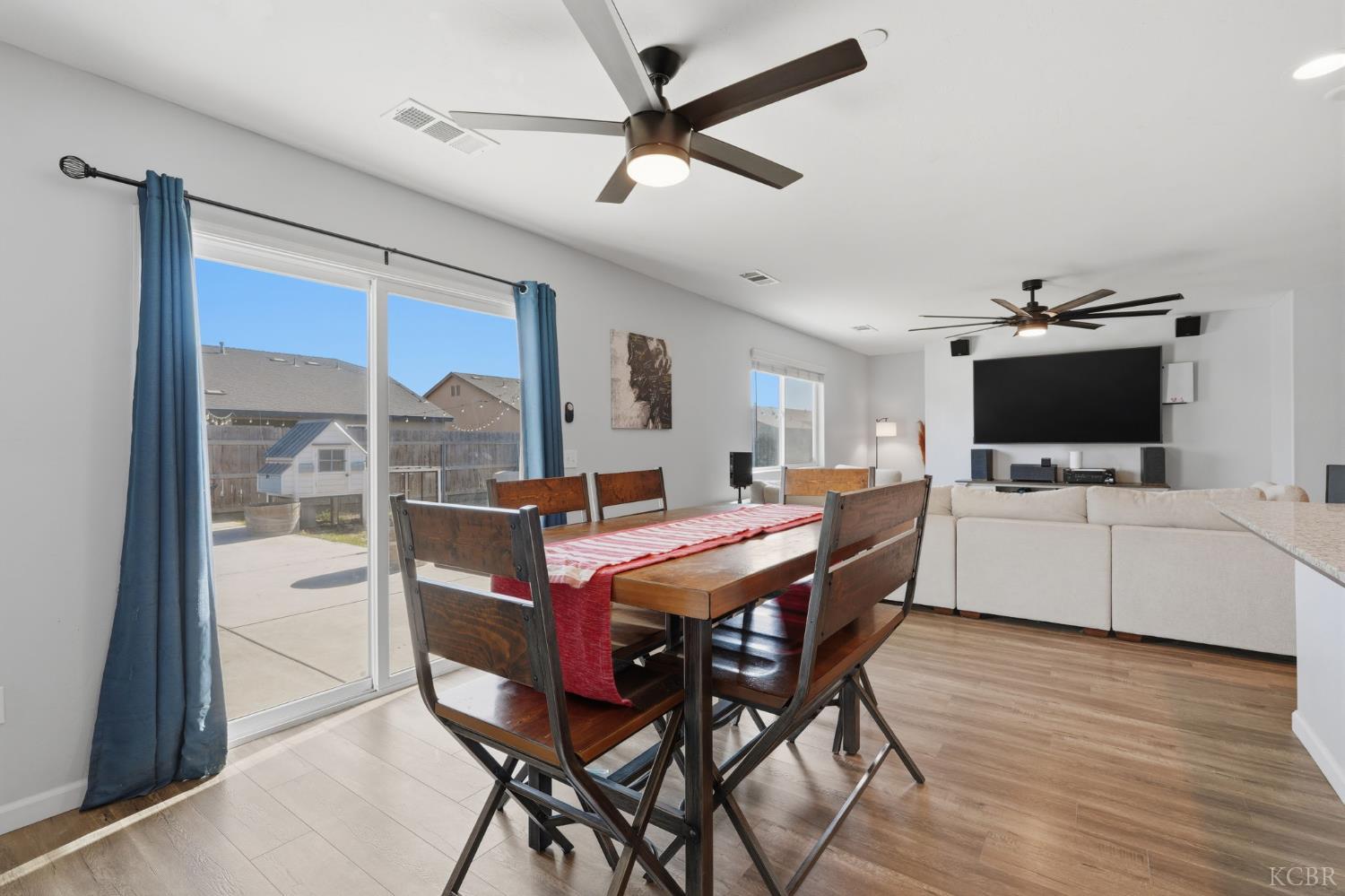 1835 Santa Cruz Dr, Tulare, CA 93274